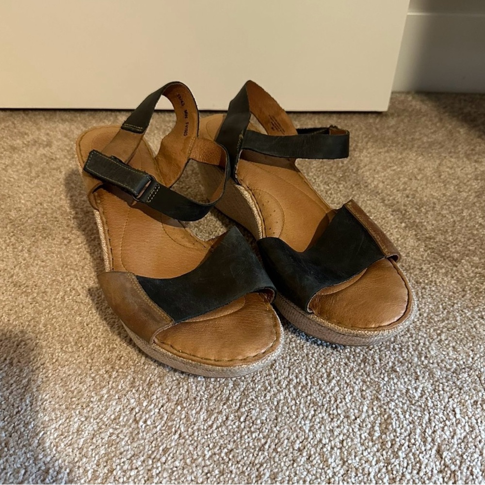 Size 11 Born Sandals